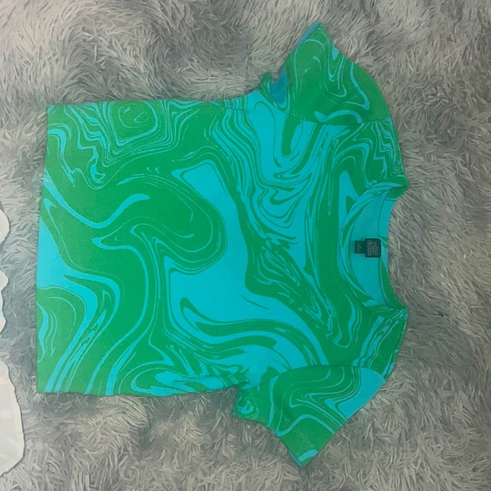 Swirly green blue cropped shirt
